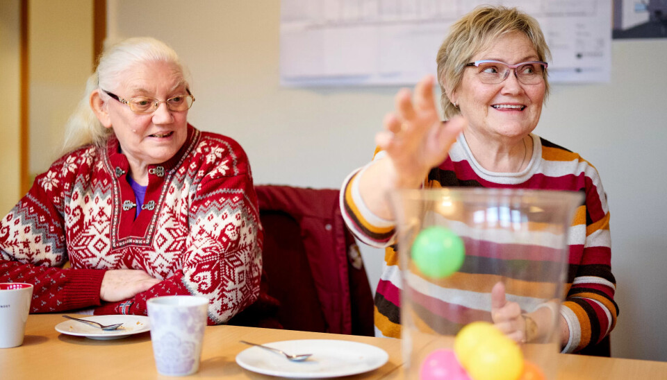 SAMLER SEIERE: For hver seier Fagforbundets Kompetansesenter i Trondheim vinner, legger de en ball i glassbollen. Yrkesskadeerstatningssaken til Inger Marie Storli kvalifiserte til to baller forteller Siri Kristin Konstad. SAMLER SEIERE: For hver seier Fagforbundets Kompetansesenter i Trondheim vinner, legger de en ball i glassbollen. Yrkesskadeerstatningssaken til Inger Marie Storli kvalifiserte til to baller forteller Siri Kristin Konstad.
