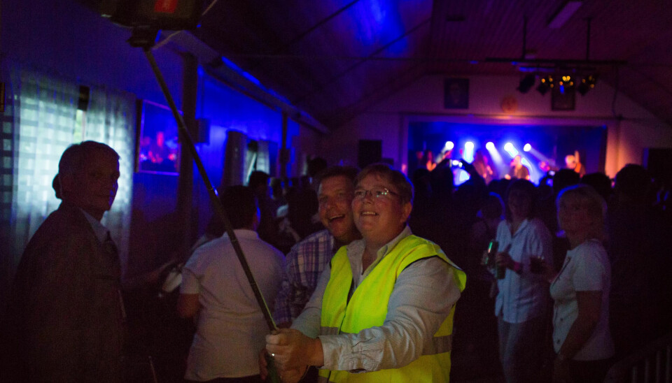AKKURAT NO: Leder Jill Haugen i husstyret fann ut at dette var ein selfie-verdig augenblink. AKKURAT NO: Leder Jill Haugen i husstyret fann ut at dette var ein selfie-verdig augenblink.