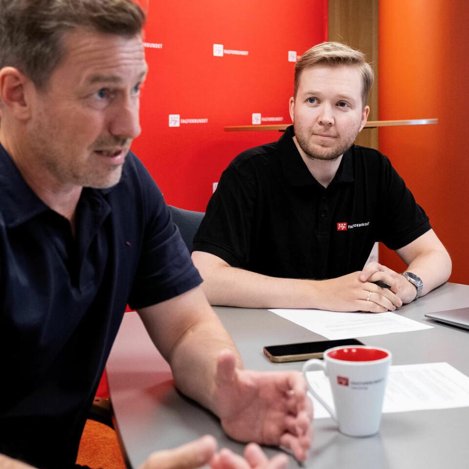 SAMARBEID: Aps Emil Raaen (t.v.) og Fagforbundets Mats Monsen (som også er Ap-mann) har nylig inngått en avtale om blant annet å bekjempe den privatiseringen Høyre legger opp til. SAMARBEID: Aps Emil Raaen (t.v.) og Fagforbundets Mats Monsen (som også er Ap-mann) har nylig inngått en avtale om blant annet å bekjempe den privatiseringen Høyre legger opp til.