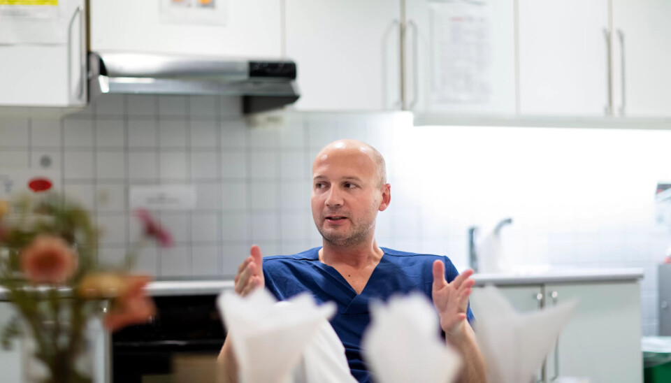 FOR SENT: – Viktig å jobbe for at ikke flere sykehjem settes ut på konkurranse til private, mener plasstillitsvalgt Emir Avdic. FOR SENT: – Viktig å jobbe for at ikke flere sykehjem settes ut på konkurranse til private, mener plasstillitsvalgt Emir Avdic.