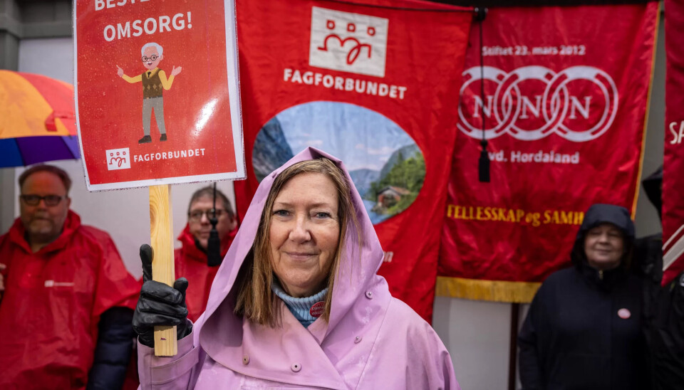 PROTESTERER: – Det er også et signal til andre kommuner som står i lignende prosesser, sier Conny Lamberg. PROTESTERER: – Det er også et signal til andre kommuner som står i lignende prosesser, sier Conny Lamberg.