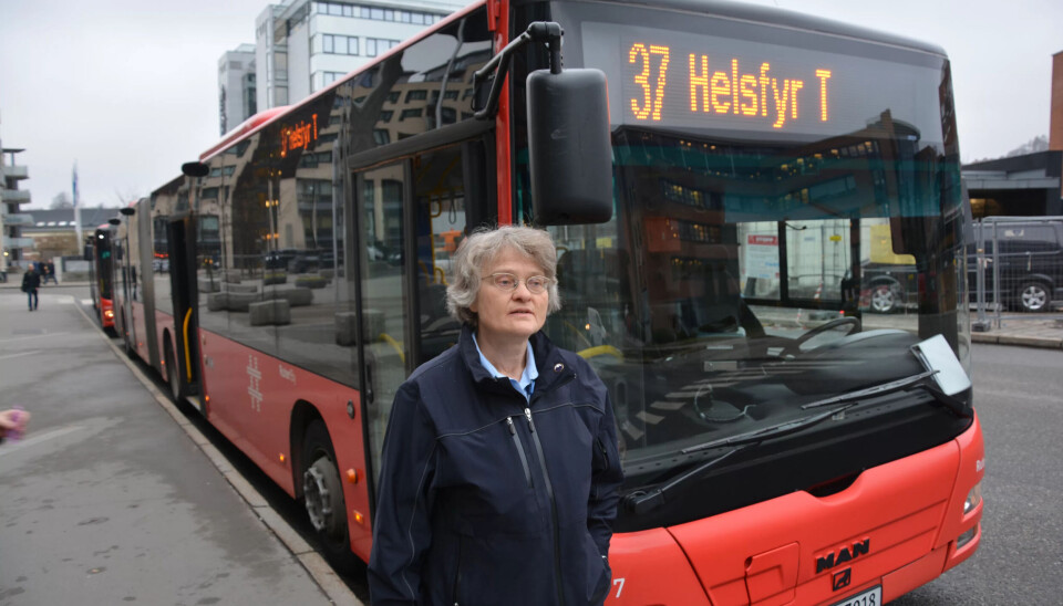 STRAMT TIDSSKJEMA: Bussjåfør Marit Sauge har et stramt tidsskjema å følge når hun kjører 37-bussen i Oslo - en viktig rute for folk som skal til og fra jobb i sentrum. STRAMT TIDSSKJEMA: Bussjåfør Marit Sauge har et stramt tidsskjema å følge når hun kjører 37-bussen i Oslo - en viktig rute for folk som skal til og fra jobb i sentrum.
