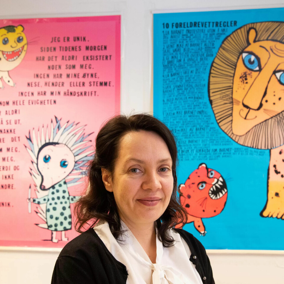 UBRUKT KOMPETANSE: Lisa Khawla Lindgren vil gjerne bruke mer tid på barnepleieroppgaver enn hun gjør på helsestasjonen i dag. UBRUKT KOMPETANSE: Lisa Khawla Lindgren vil gjerne bruke mer tid på barnepleieroppgaver enn hun gjør på helsestasjonen i dag.