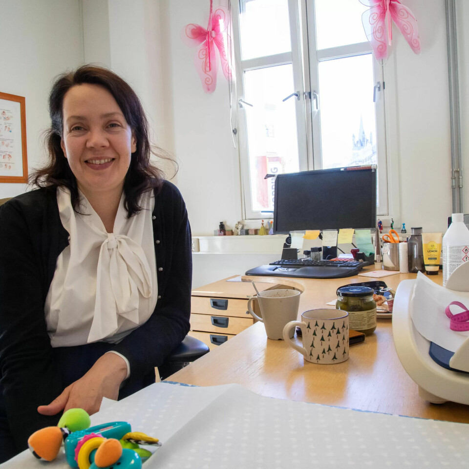 AMMEVEILEDER: Lisa Khawla Lindgren er barnepleier på Grønland helsestasjon, øst i Oslo sentrum. AMMEVEILEDER: Lisa Khawla Lindgren er barnepleier på Grønland helsestasjon, øst i Oslo sentrum.