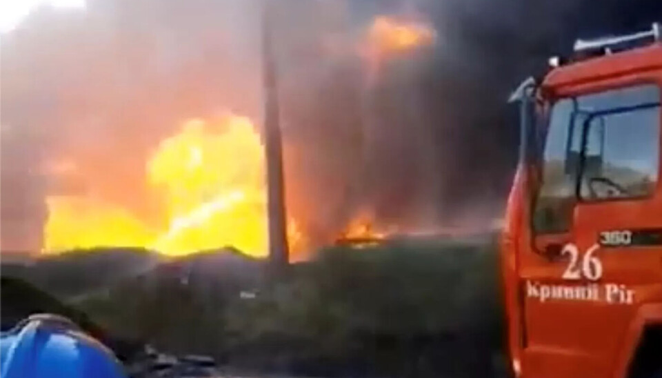 FYR OG FLAMME: Brannbilen fra Bamble i aksjon. FYR OG FLAMME: Brannbilen fra Bamble i aksjon.