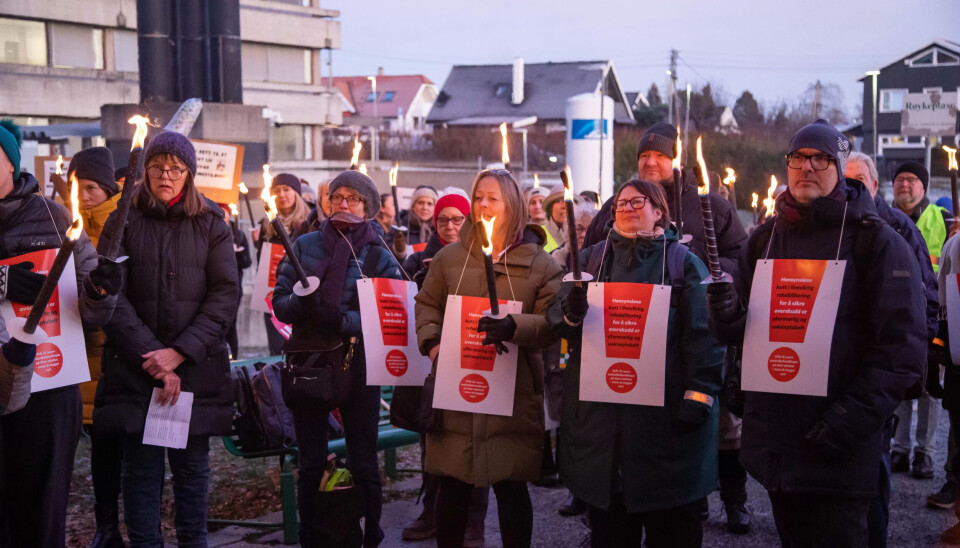 PROTEST: Mandag ettermiddag var det fakkelmarkering ved Aker Sykehus PROTEST: Mandag ettermiddag var det fakkelmarkering ved Aker Sykehus