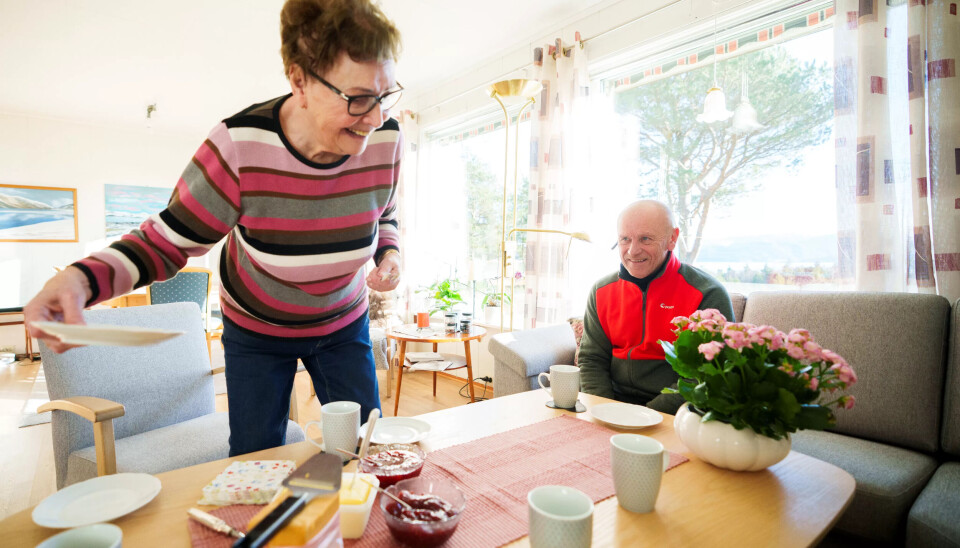 EKSTRASERVICE: Det serveres hjemmelaga plommesyltetøy til vaflene på Hitra. Det var bøttevis med plommer i fjor. EKSTRASERVICE: Det serveres hjemmelaga plommesyltetøy til vaflene på Hitra. Det var bøttevis med plommer i fjor.