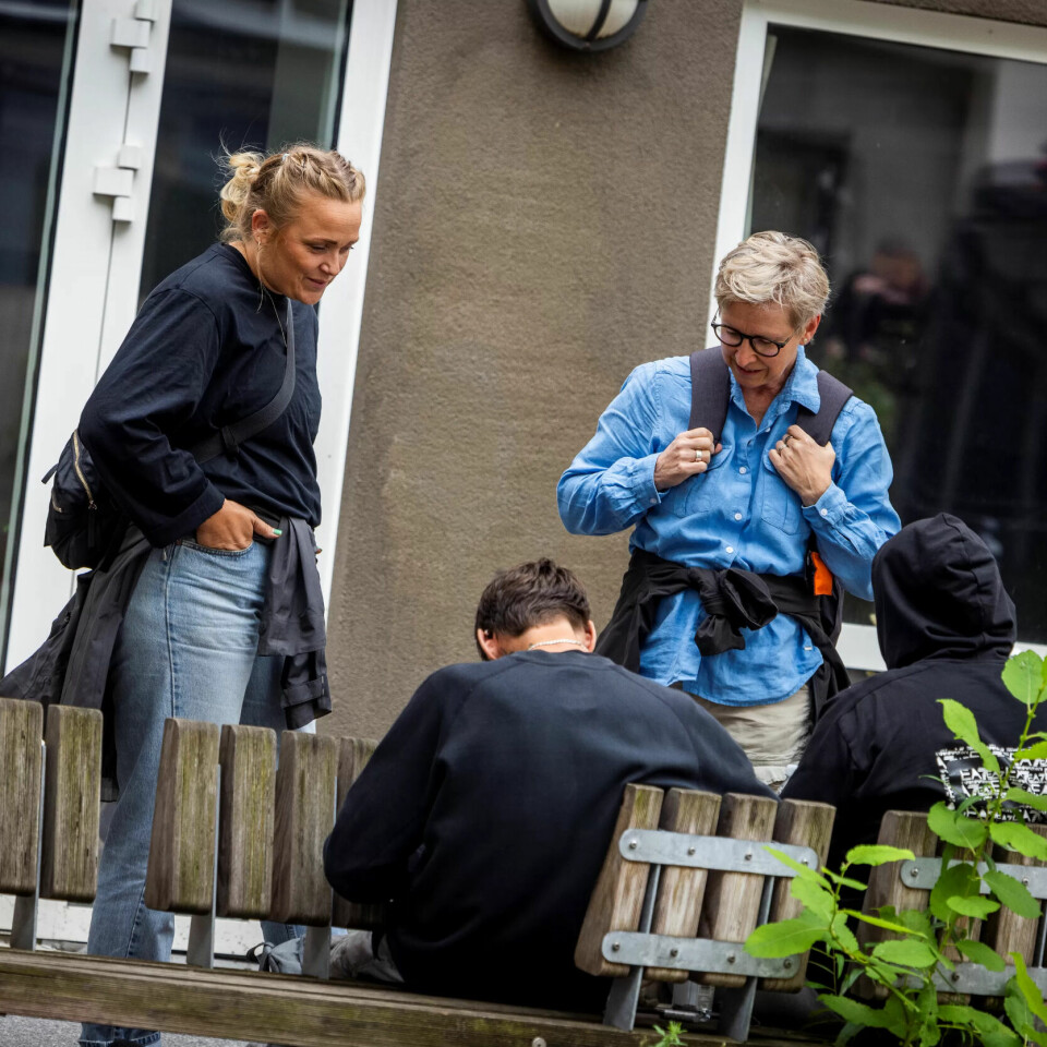 IKKE SOM FØR: En av karene på benken i Christian Kroghs gate har nesten 30 års fartstid i Oslos rusmiljø. Han føler seg ikke trygg lenger, folk har blitt mer desperate, mener han. Og de har dårligere oppdragelse. IKKE SOM FØR: En av karene på benken i Christian Kroghs gate har nesten 30 års fartstid i Oslos rusmiljø. Han føler seg ikke trygg lenger, folk har blitt mer desperate, mener han. Og de har dårligere oppdragelse.