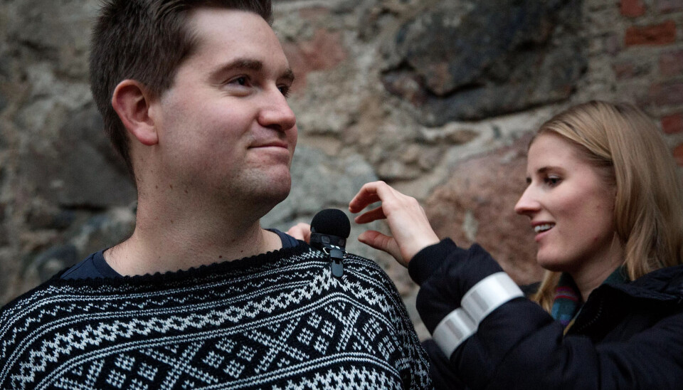 I bofellesskapet hvor Sondre Lindgren og Kathrine Fredriksen jobber, har ansatte gått med en mikrofon på seg for å måle lydnivået. Bedriftshelsetjenesten konkluderte med at det ikke er hørselsskadelig støy. I bofellesskapet hvor Sondre Lindgren og Kathrine Fredriksen jobber, har ansatte gått med en mikrofon på seg for å måle lydnivået. Bedriftshelsetjenesten konkluderte med at det ikke er hørselsskadelig støy.