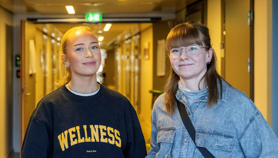 SOSIALE MEDIER OG SPISEFORSTYRRELSER: Sykepleierne Marte Berge (t.v.) og Ida Roos Stræte har tro på kunnskap og bevissthet framfor forbud mot sosiale medier. SOSIALE MEDIER OG SPISEFORSTYRRELSER: Sykepleierne Marte Berge (t.v.) og Ida Roos Stræte har tro på kunnskap og bevissthet framfor forbud mot sosiale medier.