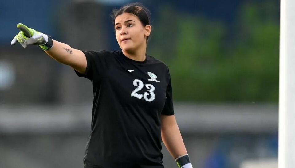 I AKSJON: Charlotte Phillips spelar på universitetslaget York Lions i tillegg til det palestinske fotballandslaget. I AKSJON: Charlotte Phillips spelar på universitetslaget York Lions i tillegg til det palestinske fotballandslaget.