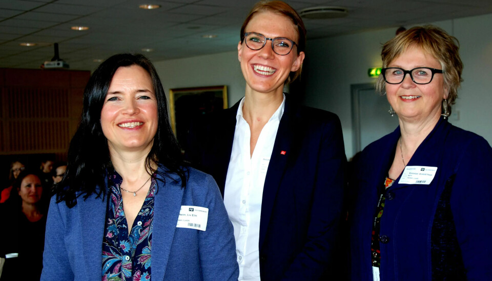 MINDRE SALT: (f.v) Liv Elin Torheim, Michaela Getz og Arnhild Haga Rimestad mener vi alle bør kutte ned på saltinntaket. MINDRE SALT: (f.v) Liv Elin Torheim, Michaela Getz og Arnhild Haga Rimestad mener vi alle bør kutte ned på saltinntaket.