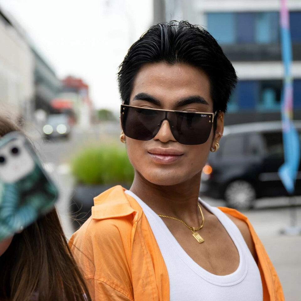 SELFIE: – Kan vi få et bilde? Marti har svært mange følgere på sosiale medier og blir ofte stoppet på gata av folk med mobilkameraet klart. SELFIE: – Kan vi få et bilde? Marti har svært mange følgere på sosiale medier og blir ofte stoppet på gata av folk med mobilkameraet klart.