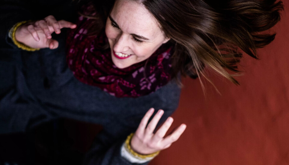 Ina Libak hørte folk si Nav møtte dem med mistillit. Når hun selv måtte ringe Nav, fikk hun en aha-opplevelse.