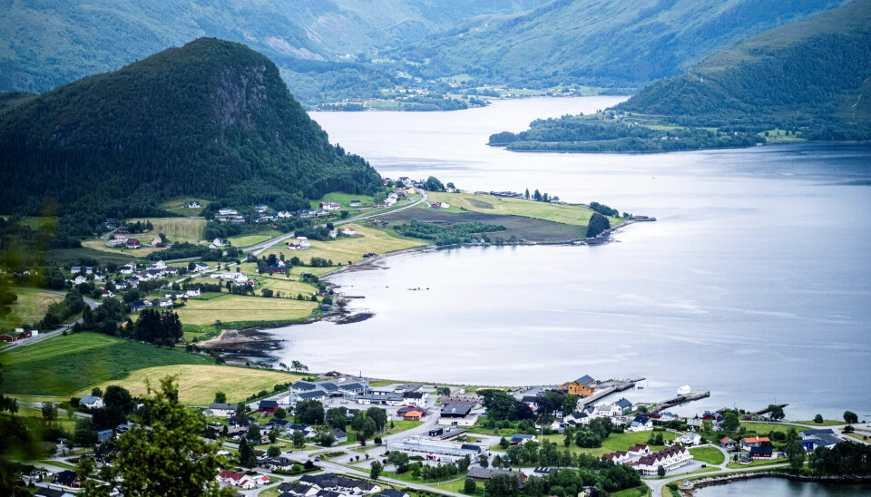 Innbyggere og pendlere i Vanylven er helt avhengig av at fergene går. Innbyggere og pendlere i Vanylven er helt avhengig av at fergene går.