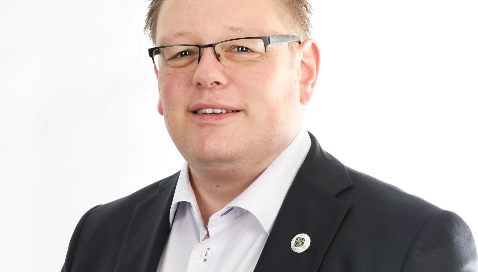 EN EGEN PROFESJON: – Uansett hvor langt man har kommet på medisinstudiet, kan man ikke gi inntrykk av at man er sykepleier, sier Kai Øivind Brenden i Sykepleierforbundet. EN EGEN PROFESJON: – Uansett hvor langt man har kommet på medisinstudiet, kan man ikke gi inntrykk av at man er sykepleier, sier Kai Øivind Brenden i Sykepleierforbundet.