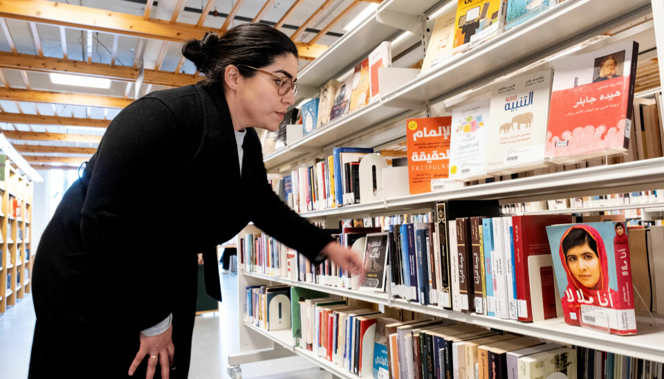 Shafighi i avdelingen for persisk litteratur på Trondheim folkebibliotek. Shafighi i avdelingen for persisk litteratur på Trondheim folkebibliotek.