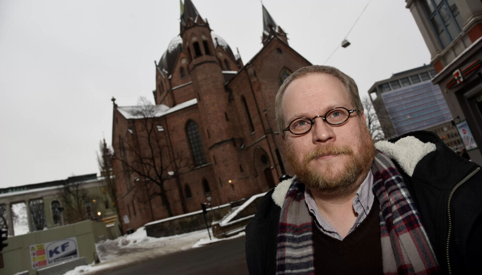 MISFORNØYD: Stig Jørund B. Arnesen mener den nye avtalen setter grenser for prestenes særegne, frie stilling. MISFORNØYD: Stig Jørund B. Arnesen mener den nye avtalen setter grenser for prestenes særegne, frie stilling.