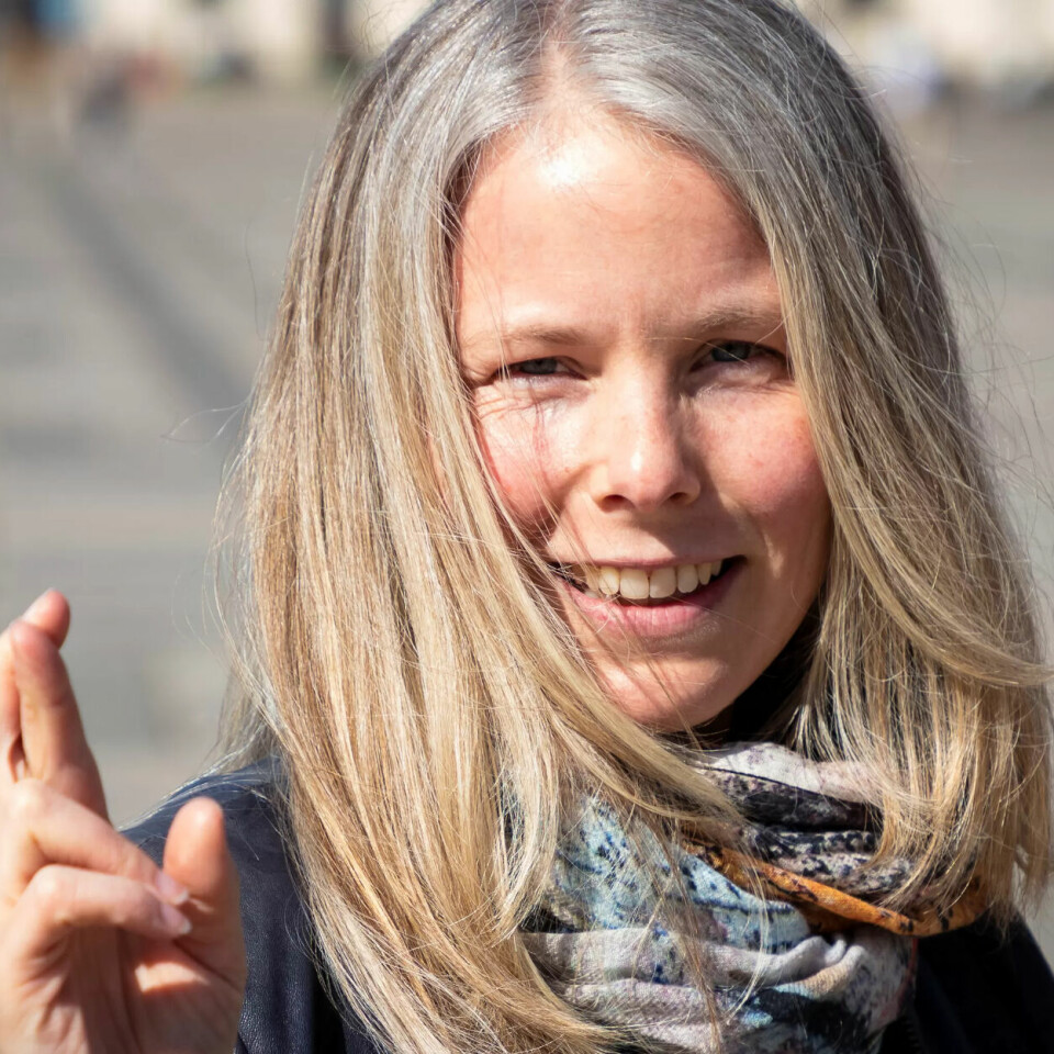 KRYSSER FINGRENE FOR FLERTALL: SV-nestleder Kirsti Bergstø håper regjeringspartiene Sp og Ap vil støtte SVs forslag om å stenge uførefella. KRYSSER FINGRENE FOR FLERTALL: SV-nestleder Kirsti Bergstø håper regjeringspartiene Sp og Ap vil støtte SVs forslag om å stenge uførefella.
