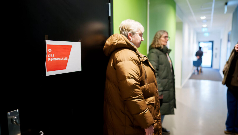 Hun jobbet på Nav-bygget da det ble påtent: – De kastet tennvæske mot meg