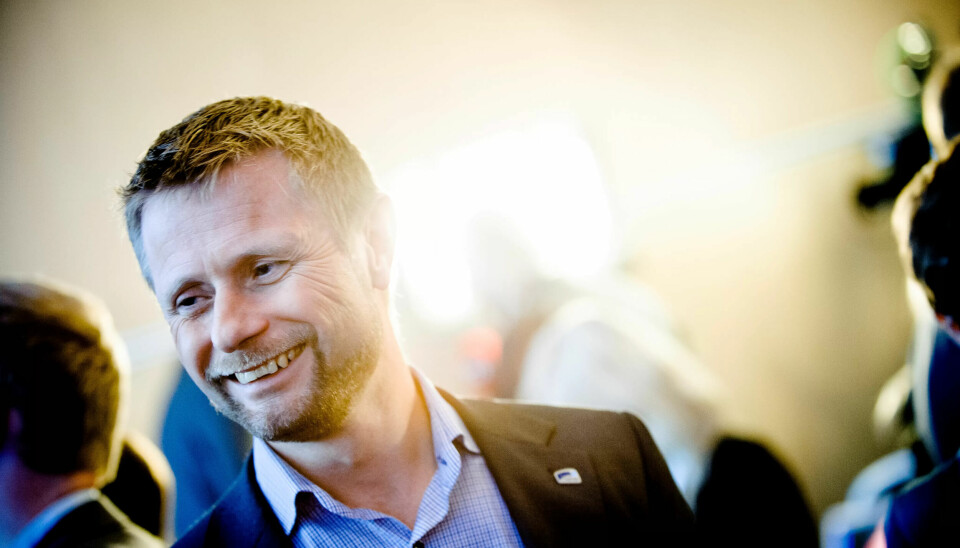 SA FEIL: Jeg skulle ha sagt at sykepleiere er en av de største yrkesgruppene. Det var det som sto i mitt manus, men jeg snublet i ordene, sier helseminister Bent Høie. SA FEIL: Jeg skulle ha sagt at sykepleiere er en av de største yrkesgruppene. Det var det som sto i mitt manus, men jeg snublet i ordene, sier helseminister Bent Høie.