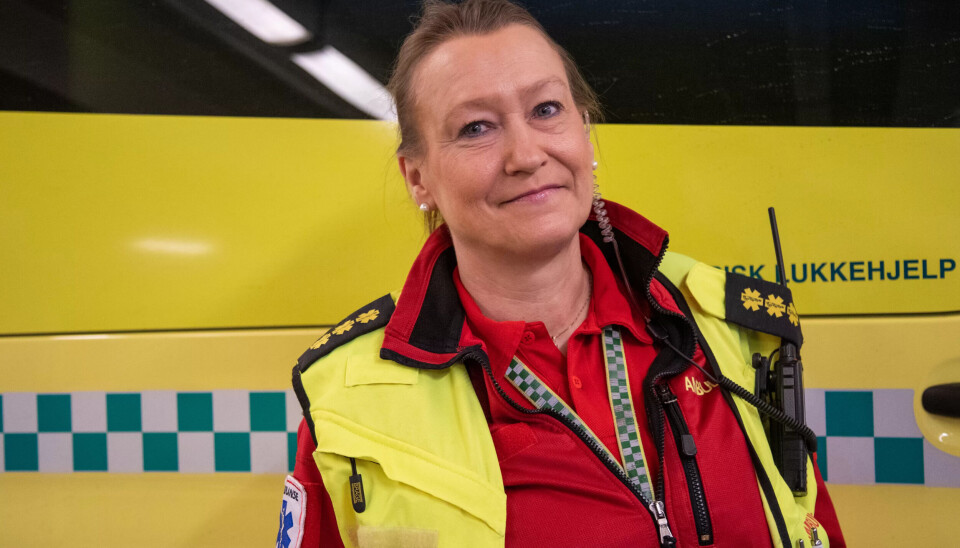 AKUTTMEDISINEREN: Ambulansearbeider Christine Moene Bødtker er fartøysjef med ansvar for utstyr og sikkerhet i bilen, og det akuttmedisinske på somatisk oppdrag. AKUTTMEDISINEREN: Ambulansearbeider Christine Moene Bødtker er fartøysjef med ansvar for utstyr og sikkerhet i bilen, og det akuttmedisinske på somatisk oppdrag.