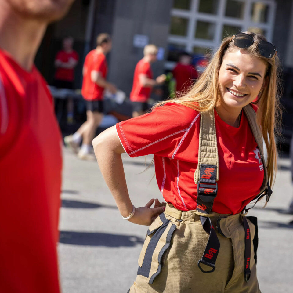 FULLTALLIG: Begge brannkvinnene fra Indre Østfold Brann og Redning stilte. Torunn Skau skal løpe andre etappe. – Det blir nok god kok med 1070 meter oppoverbakke. FULLTALLIG: Begge brannkvinnene fra Indre Østfold Brann og Redning stilte. Torunn Skau skal løpe andre etappe. – Det blir nok god kok med 1070 meter oppoverbakke.