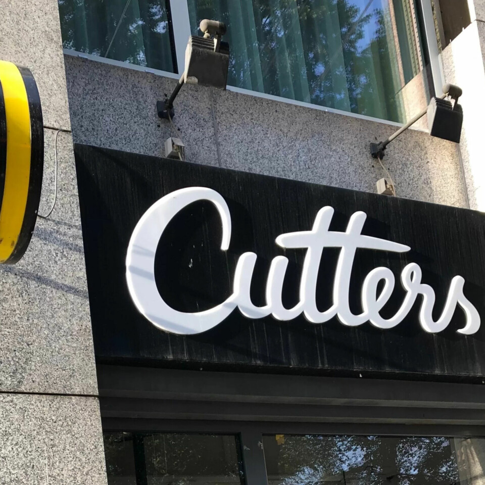 Frisørkjeden Cutters har innført frivillig seks timers dag, men uten full lønnskompensasjon Frisørkjeden Cutters har innført frivillig seks timers dag, men uten full lønnskompensasjon