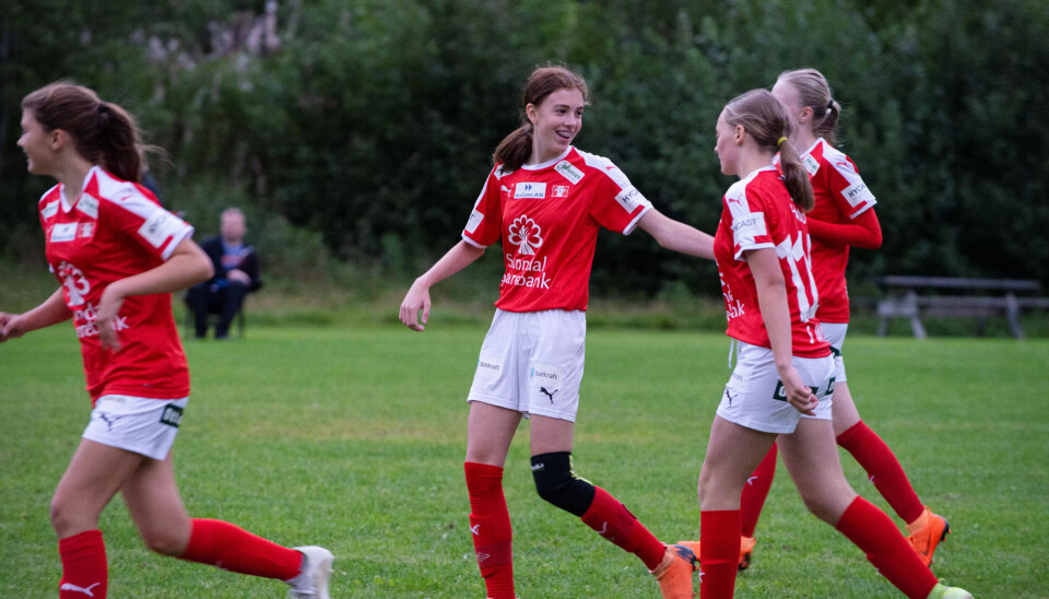 TOPPSCORER: Mathilde er spiss på laget og blir den som setter inn flest mål i det Sunndal slår Bud/Bryn 11-2 denne kvelden. TOPPSCORER: Mathilde er spiss på laget og blir den som setter inn flest mål i det Sunndal slår Bud/Bryn 11-2 denne kvelden.