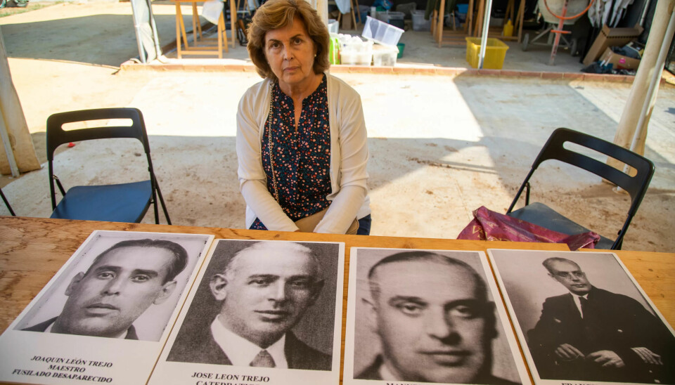 FELLES SKJEBNE: Concepción Leon Lopez savner sin bestefar Joaquín Leon Trejo. To av brødrene hans ble også drept, den fjerde flyktet i eksil. FELLES SKJEBNE: Concepción Leon Lopez savner sin bestefar Joaquín Leon Trejo. To av brødrene hans ble også drept, den fjerde flyktet i eksil.