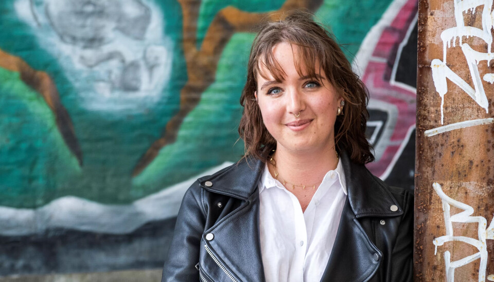 FERSK I FORBUNDET: Ragnhild Severeide ble ansatt på kulturhuset USF Verftet i Bergen i januar og meldte seg inn i Fagforbundet noen måneder senere, som den siste på arbeidsplassen. Da ble hun pekt ut som medlem nummer 400.000. FERSK I FORBUNDET: Ragnhild Severeide ble ansatt på kulturhuset USF Verftet i Bergen i januar og meldte seg inn i Fagforbundet noen måneder senere, som den siste på arbeidsplassen. Da ble hun pekt ut som medlem nummer 400.000.