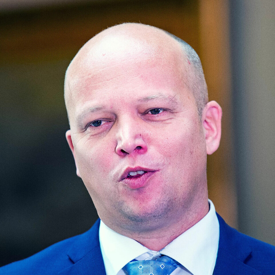 Leder i Senterpartiet Trygve Slagsvold Vedum fremmer tirsdag fram et forslag i Stortinget om å få Norge ut av EUs energibyrå Acer. Leder i Senterpartiet Trygve Slagsvold Vedum fremmer tirsdag fram et forslag i Stortinget om å få Norge ut av EUs energibyrå Acer.