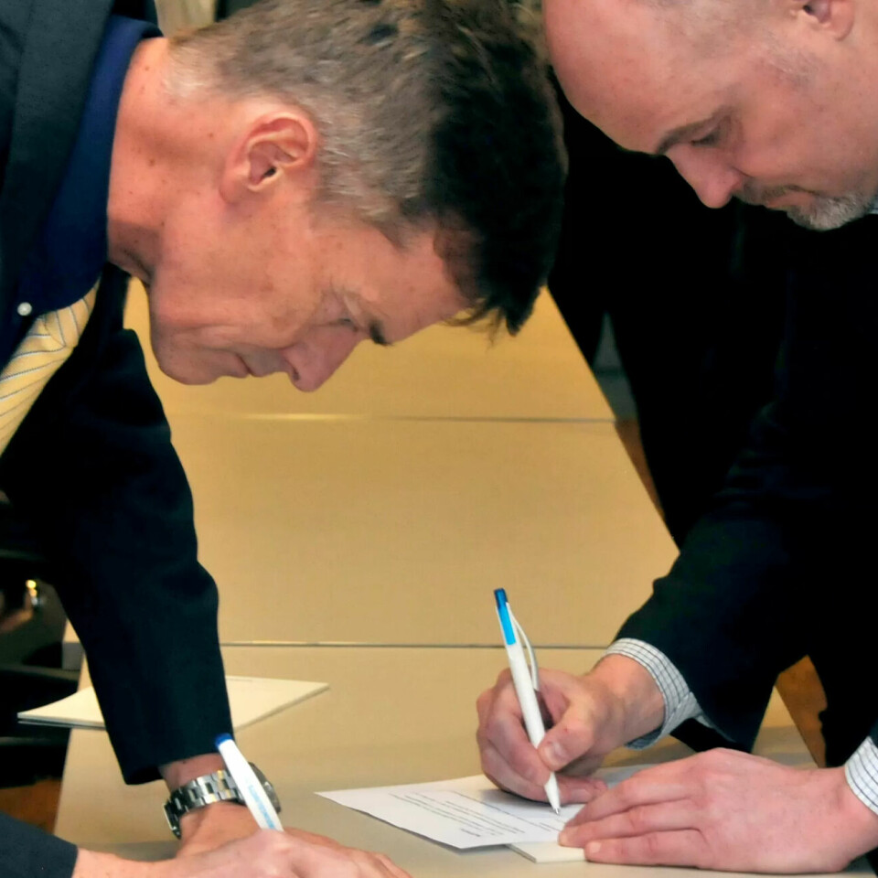 REPRISE I ÅR: For fire år siden signerte Jon H. Stordrange, administrerende direktør i NHO Transport (til venstre) og Dag-Einar Sivertsen, daværende 2. nestleder i Transportarbeiderforbundet bruddprotokollen etter at partene ikke klarte å bli enige om ny bussbransjeavtale. Det kan bli vanskelig å unngå brudd i år også. REPRISE I ÅR: For fire år siden signerte Jon H. Stordrange, administrerende direktør i NHO Transport (til venstre) og Dag-Einar Sivertsen, daværende 2. nestleder i Transportarbeiderforbundet bruddprotokollen etter at partene ikke klarte å bli enige om ny bussbransjeavtale. Det kan bli vanskelig å unngå brudd i år også.