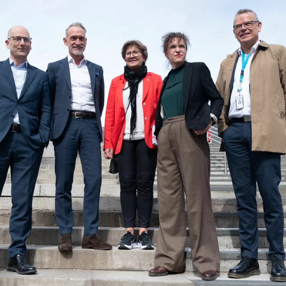 Kommuneoppgjøret innebærer at de fleste går opp ca. 14 kroner i timelønn. Fra v: Steffen Handal (UNIO), Tor Arne Gangsø (KS), Mette Nord (LO Kommune), Tonje Leborg (Akademikerne) og Trond Ellefsen (YS Kommune). Kommuneoppgjøret innebærer at de fleste går opp ca. 14 kroner i timelønn. Fra v: Steffen Handal (UNIO), Tor Arne Gangsø (KS), Mette Nord (LO Kommune), Tonje Leborg (Akademikerne) og Trond Ellefsen (YS Kommune).