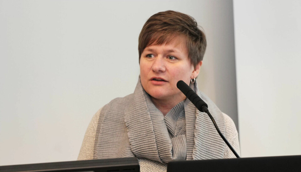 UTFORDRING: Helene H. Skeibrok mener fagbevegelsen kan se på pensjonsordningen og prinsippet om at den som står lenge i jobb også kommer best ut som en utfordring. - Vi må jobbe med arbeidsmiljø og arbeidstid slik at også de som har fysisk tunge eller psykisk krevende yrker får mulighet til å utnytte pensjonssystemets fordeler, mener hun. UTFORDRING: Helene H. Skeibrok mener fagbevegelsen kan se på pensjonsordningen og prinsippet om at den som står lenge i jobb også kommer best ut som en utfordring. - Vi må jobbe med arbeidsmiljø og arbeidstid slik at også de som har fysisk tunge eller psykisk krevende yrker får mulighet til å utnytte pensjonssystemets fordeler, mener hun.