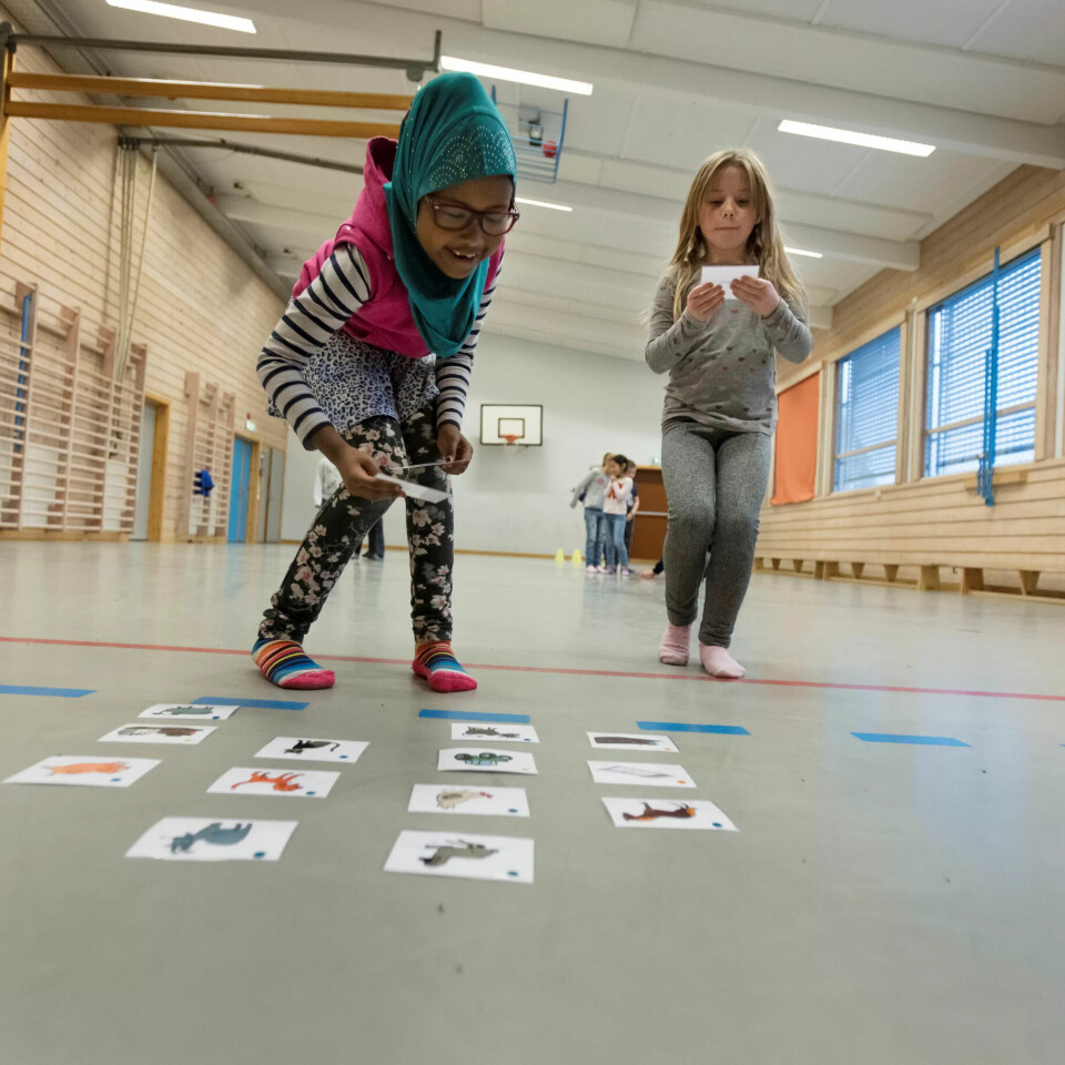 ON THE FARM: Stafett i gymsalen ON THE FARM: Stafett i gymsalen