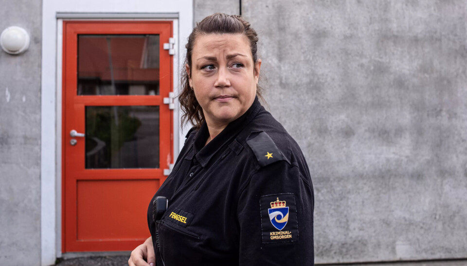 TRIVES: Fengselsbetjent Kine Liz Engedal (36) har jobbet på fengselet siden 2012. TRIVES: Fengselsbetjent Kine Liz Engedal (36) har jobbet på fengselet siden 2012.