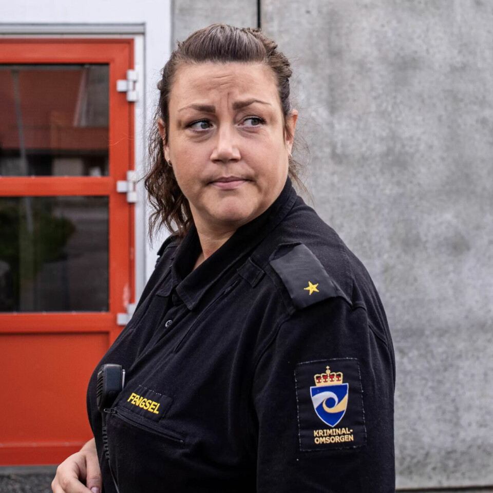 TRIVES: Fengselsbetjent Kine Liz Engedal (36) har jobbet på fengselet siden 2012. TRIVES: Fengselsbetjent Kine Liz Engedal (36) har jobbet på fengselet siden 2012.