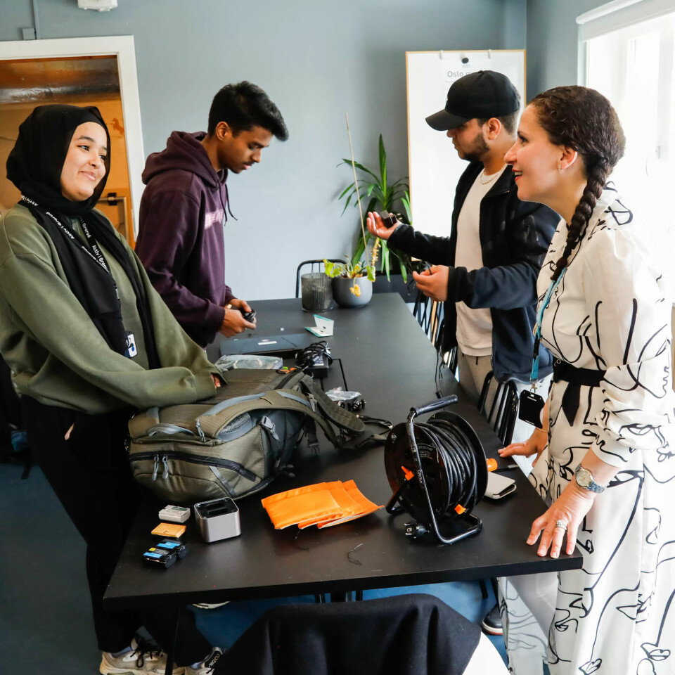 MEDIETRENING: Klubbleder Amal Salhi med Haris Kirun, Fabricio Morais Neto og Soukaina Saoudi som er aktive i medielaben. MEDIETRENING: Klubbleder Amal Salhi med Haris Kirun, Fabricio Morais Neto og Soukaina Saoudi som er aktive i medielaben.