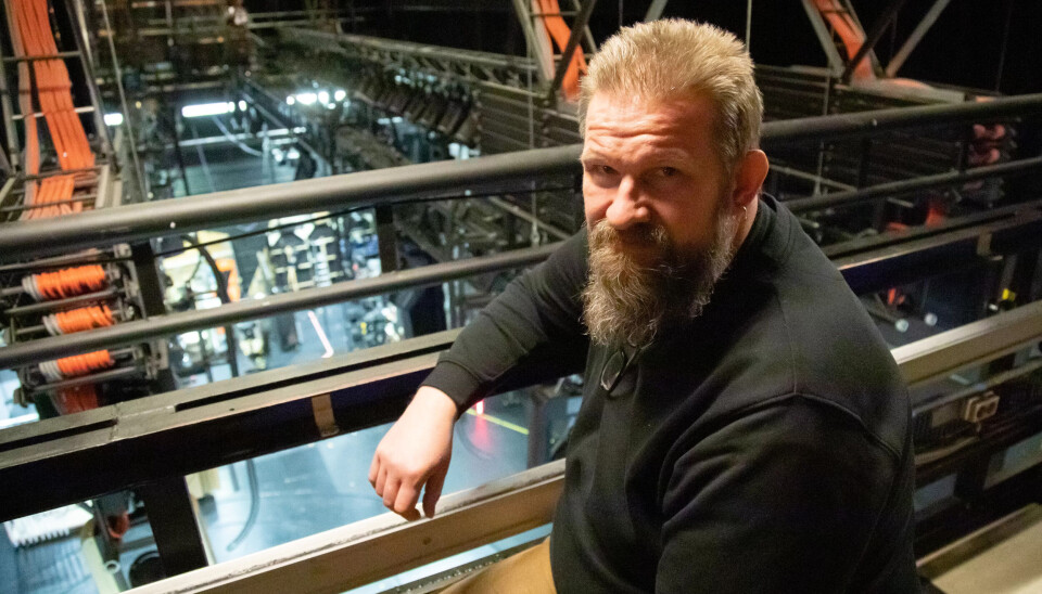 LOFTSMESTER: Eric Marks har sin arbeidsplass høyt over scenen på Nationaltheatret LOFTSMESTER: Eric Marks har sin arbeidsplass høyt over scenen på Nationaltheatret