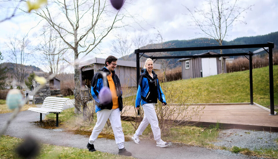 HELTIDSKULTUR: Målet for helsefagarbeider Martin Engen og hjelpepleier Berit Solstad er flere heltidsstillinger. HELTIDSKULTUR: Målet for helsefagarbeider Martin Engen og hjelpepleier Berit Solstad er flere heltidsstillinger.