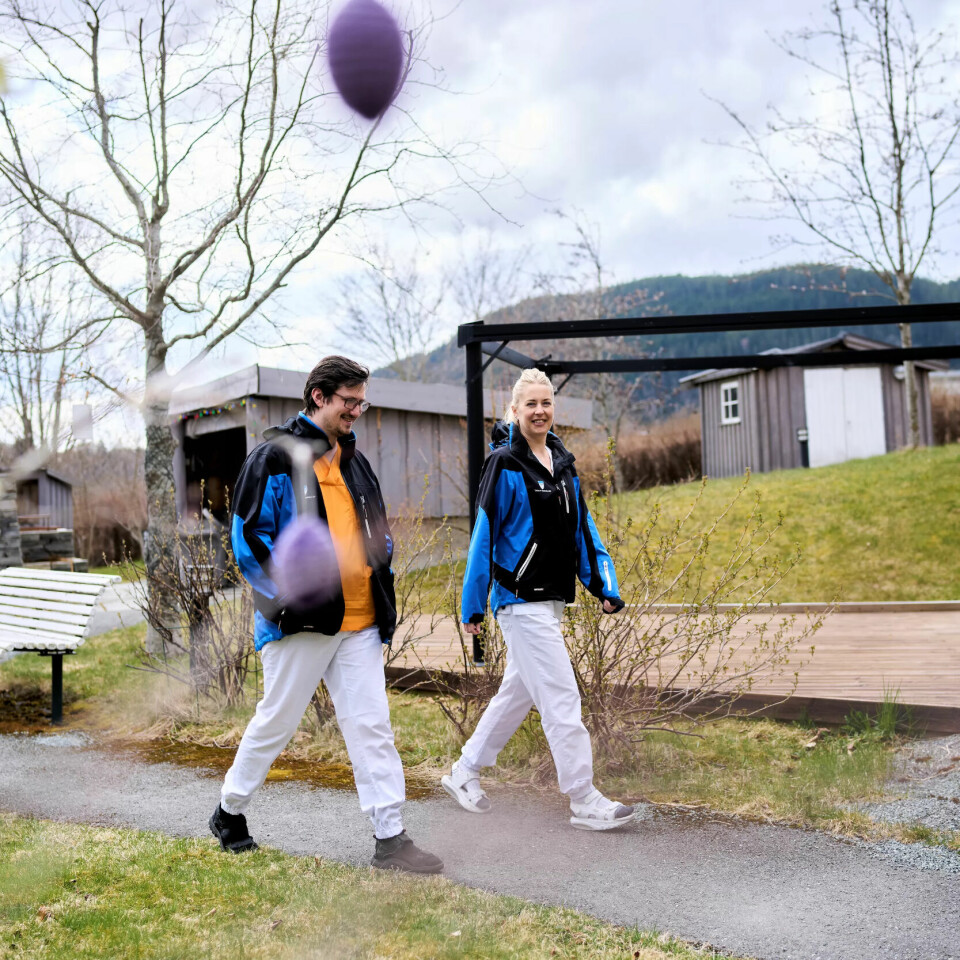 HELTIDSKULTUR: Målet for helsefagarbeider Martin Engen og hjelpepleier Berit Solstad er flere heltidsstillinger. HELTIDSKULTUR: Målet for helsefagarbeider Martin Engen og hjelpepleier Berit Solstad er flere heltidsstillinger.