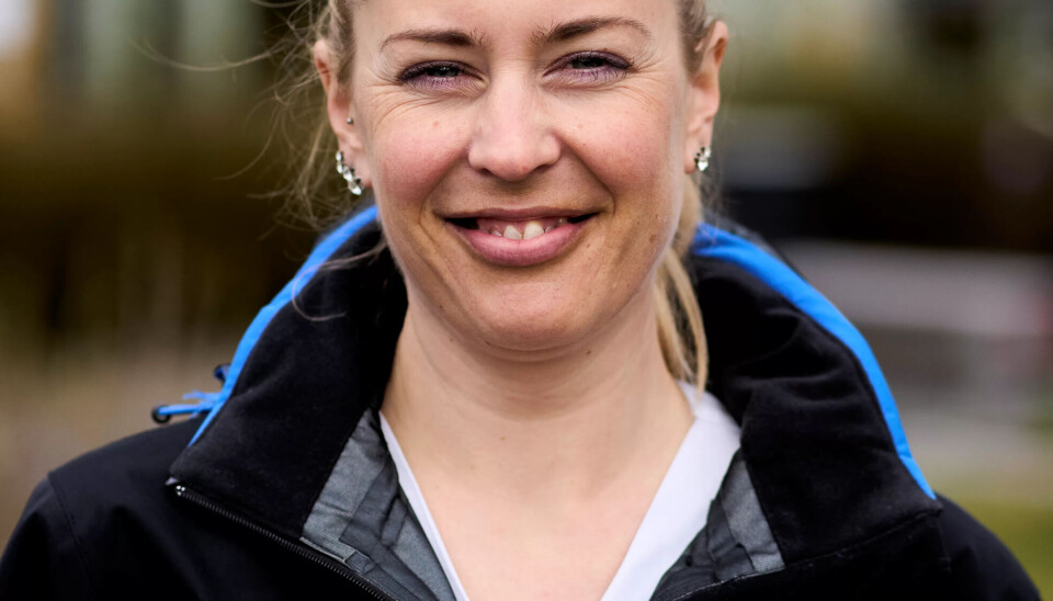 FRIVILLIG: Hjelpepleier Berit Solstad er tillitsvalgt på avdelingen som prøver ut langvakter hver fjerde helg. Det er få som har reservert seg mot å være med i det frivillige prosjektet FRIVILLIG: Hjelpepleier Berit Solstad er tillitsvalgt på avdelingen som prøver ut langvakter hver fjerde helg. Det er få som har reservert seg mot å være med i det frivillige prosjektet
