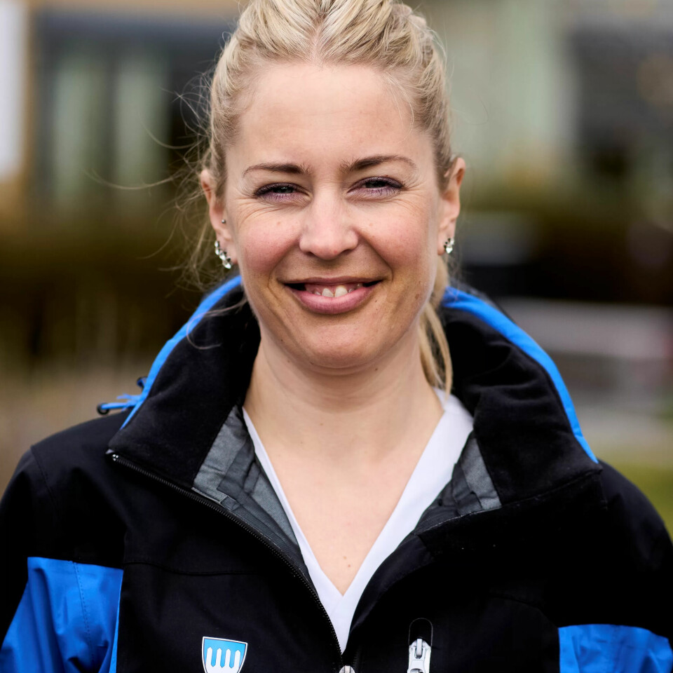 FRIVILLIG: Hjelpepleier Berit Solstad er tillitsvalgt på avdelingen som prøver ut langvakter hver fjerde helg. Det er få som har reservert seg mot å være med i det frivillige prosjektet FRIVILLIG: Hjelpepleier Berit Solstad er tillitsvalgt på avdelingen som prøver ut langvakter hver fjerde helg. Det er få som har reservert seg mot å være med i det frivillige prosjektet