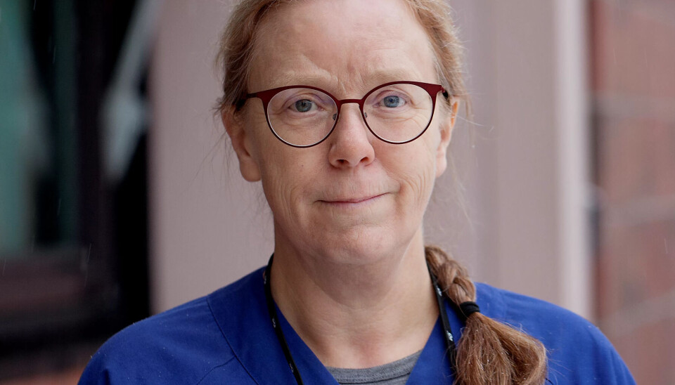 Krevende arbeidsdager: Hjelpepleier Hilde Grøttum opplevde at det ble svært krevende å følge opp innbyggere med demens etter at bydelen omorganiserte tjenestene. Krevende arbeidsdager: Hjelpepleier Hilde Grøttum opplevde at det ble svært krevende å følge opp innbyggere med demens etter at bydelen omorganiserte tjenestene.