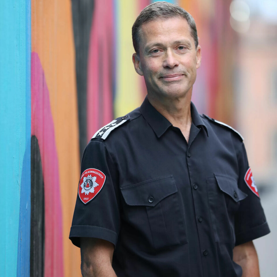 LIKHET FOR LOVEN: Brannsjef Jon Myroldhaug i Oslo kommune er enig med sine ansatte i at de bør ha samme rettigheter som politiet i treningssituasjoner. LIKHET FOR LOVEN: Brannsjef Jon Myroldhaug i Oslo kommune er enig med sine ansatte i at de bør ha samme rettigheter som politiet i treningssituasjoner.