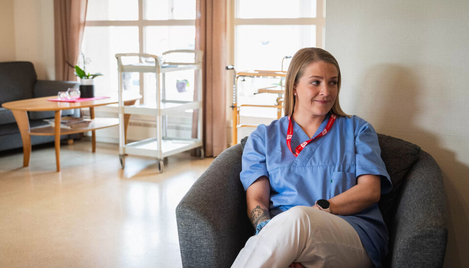 ØNSKETURNUS: I prinsippet kan de ansatte legge sin egen turnus, innenfor visse rammer. Tre måneder av gangen kan man be om sin egen «ønsketurnus» på toppen av grunnturnsen. – Alle de ønskene jeg har kommet med så langt, har blitt innfridd, sier Irene Sæterbø. ØNSKETURNUS: I prinsippet kan de ansatte legge sin egen turnus, innenfor visse rammer. Tre måneder av gangen kan man be om sin egen «ønsketurnus» på toppen av grunnturnsen. – Alle de ønskene jeg har kommet med så langt, har blitt innfridd, sier Irene Sæterbø.
