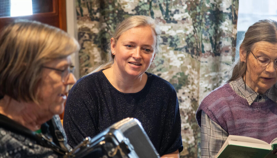 KRUMTAPP: Aktivitør Anita Nysveen Romskaug (i midten) har en nøkkelrolle som koordinator og bindeledd til frivillige aktører. KRUMTAPP: Aktivitør Anita Nysveen Romskaug (i midten) har en nøkkelrolle som koordinator og bindeledd til frivillige aktører.