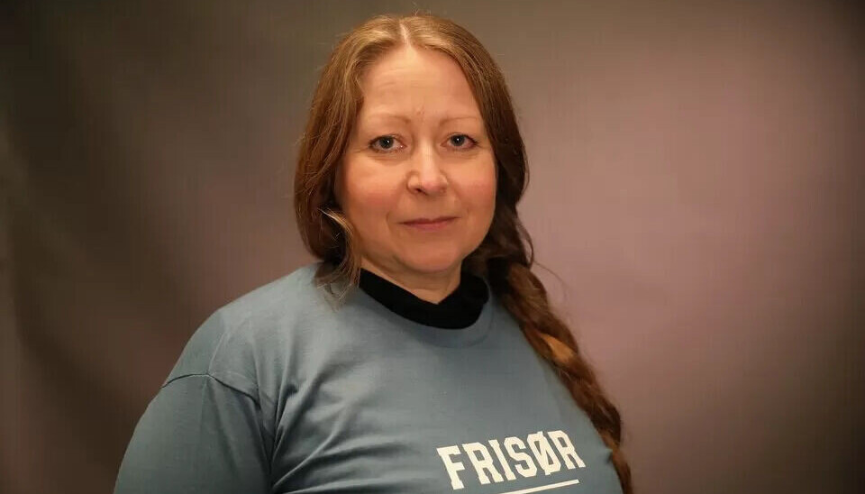 OVERTID: Leder i Frisørenes fagforening, Vivian Jacobsen, er mektig lei: – Det er på høy tide at LO tar tak i dette. De har visst om det i 16-17 år nå, sier Jacobsen. OVERTID: Leder i Frisørenes fagforening, Vivian Jacobsen, er mektig lei: – Det er på høy tide at LO tar tak i dette. De har visst om det i 16-17 år nå, sier Jacobsen.