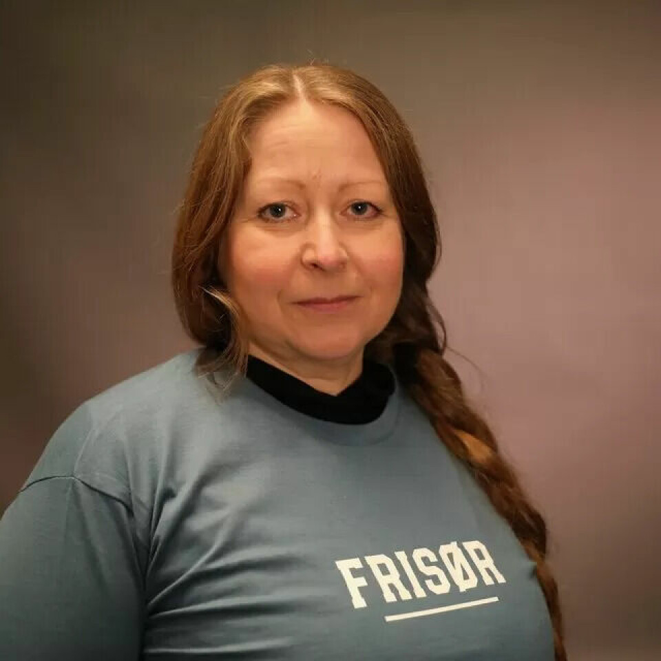 OVERTID: Leder i Frisørenes fagforening, Vivian Jacobsen, er mektig lei: – Det er på høy tide at LO tar tak i dette. De har visst om det i 16-17 år nå, sier Jacobsen. OVERTID: Leder i Frisørenes fagforening, Vivian Jacobsen, er mektig lei: – Det er på høy tide at LO tar tak i dette. De har visst om det i 16-17 år nå, sier Jacobsen.